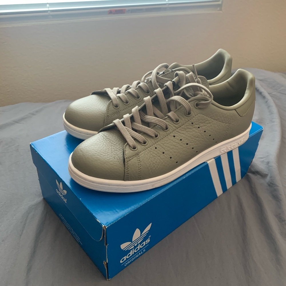 NEW STAN SMITHS